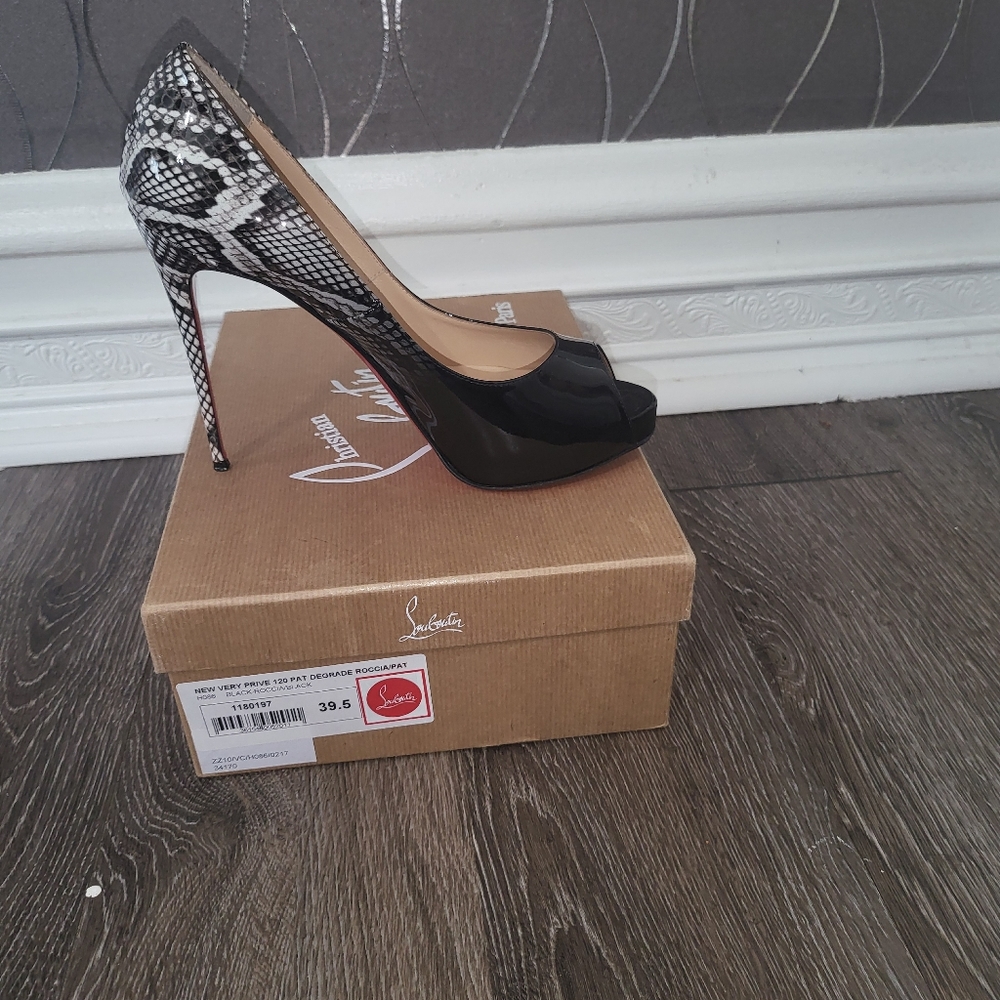 Christian Louboutin  Very Prive 120